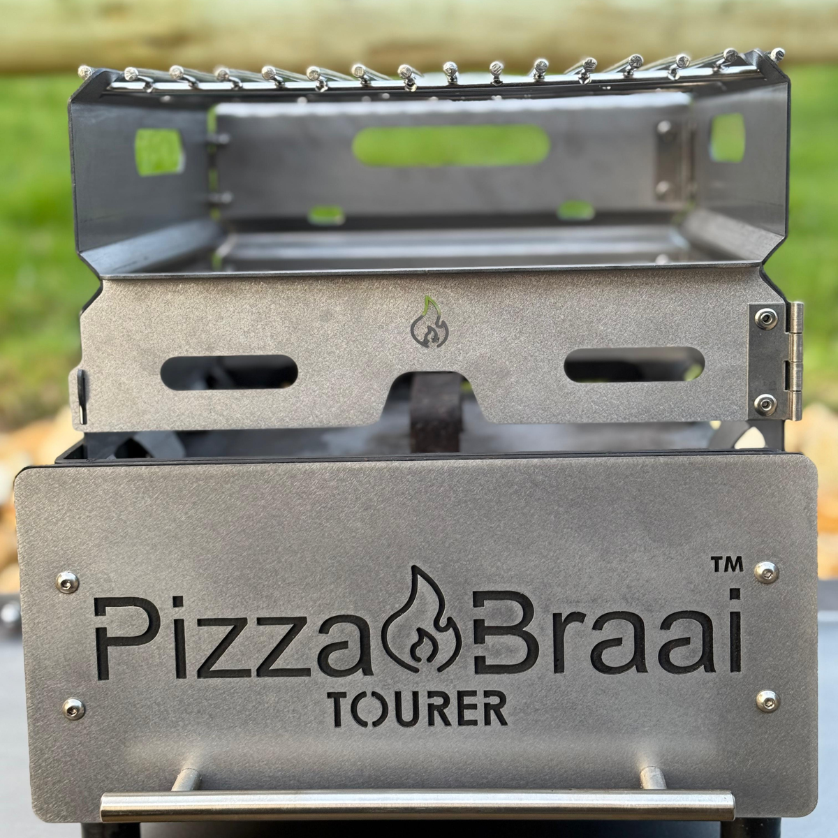 Windshield & Stainless Steel Grid - for the Tourer (Pizza Braai not included)